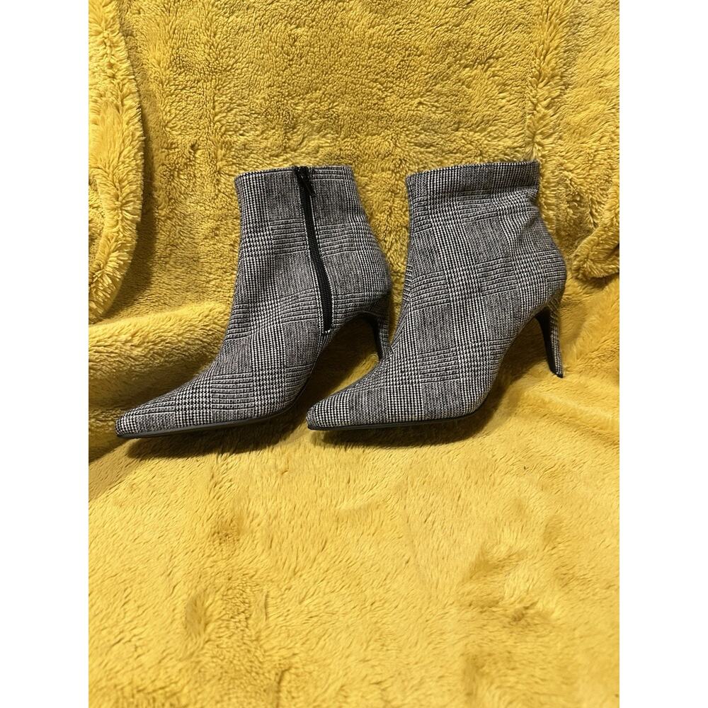Cityclassified Pointy Toe Black White Ankle Boots Womens Size 7.5 Heels City - Picture 2 of 8
